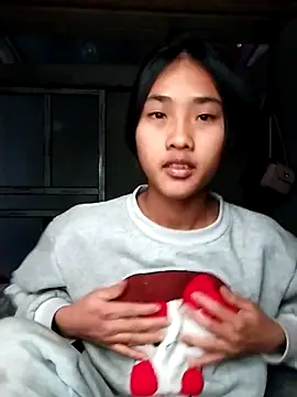 Snapshot of Hoa-tuylip chatting on 02/20/26, 06:37 Hoa-tuylip online show from 02/20/26, 06:37