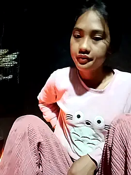 Snapshot of Hoa-tuylip chatting on 02/25/26, 10:19 Hoa-tuylip online show from 02/25/26, 10:19