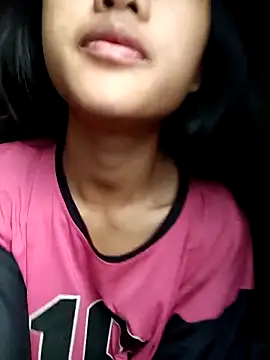 Snapshot of Hoa-tuylip chatting on 02/27/26, 01:27 Hoa-tuylip online show from 02/27/26, 01:27