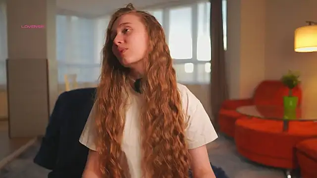 SharaNewbern online show from 04/17/26, 02:09