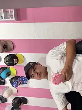andresmahecha777 online show from 03/15/26, 10:27