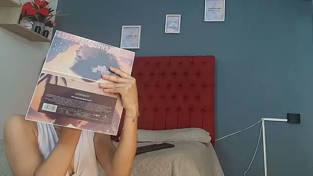 Snapshot of cristina_aznar1 chatting on 02/07/26, 07:06 cristina aznar1 online show from 02/07/26, 07:06