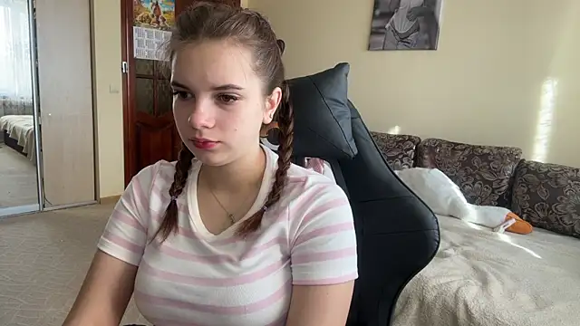 Snapshot of SoftIris_ chatting on 02/03/26, 11:59 SoftIris online show from 02/03/26, 11:59