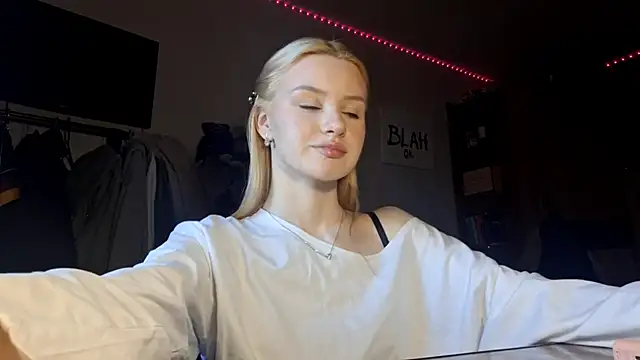 ChongTreece online show from 02/04/26, 05:13