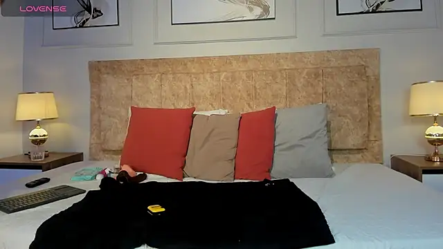 Snapshot of hanna_daze chatting on 02/16/26, 12:23 hanna daze online show from 02/16/26, 12:23