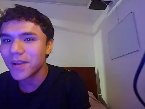 CreamKingg online show from 04/22/26, 01:41