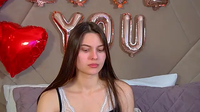 Snapshot of AliceVersal chatting on 02/16/26, 09:38 AliceVersal online show from 02/16/26, 09:38