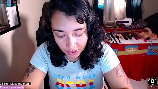 Snapshot of Robin_H00t_2 chatting on 02/26/26, 07:35 Robin H00t 2 online show from 02/26/26, 07:35