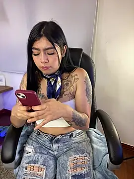 Snapshot of Angelica_pink18 chatting on 02/26/26, 05:06 Angelica pink18 online show from 02/26/26, 05:06