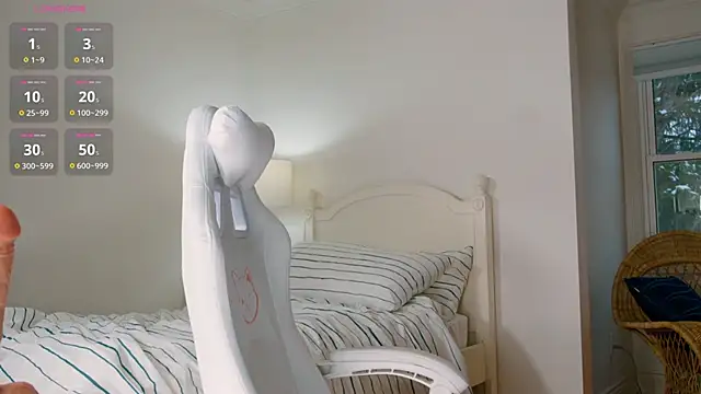 Snapshot of naughtytilly chatting on 01/12/25, 09:40 naughtytilly online show from 01/12/25, 09:40