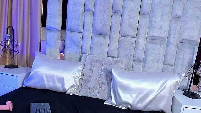 thyara noa online show from 02/03/26, 02:53