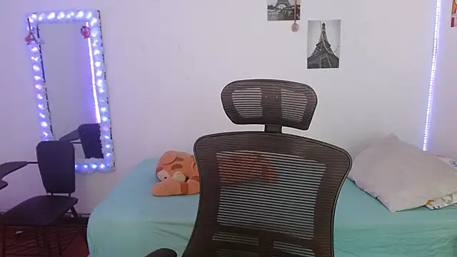 Snapshot of Lolitaa__VIP chatting on 02/06/26, 07:17 Lolitaa VIP online show from 02/06/26, 07:17