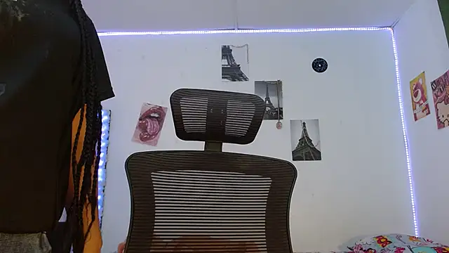 Snapshot of Lolitaa__VIP chatting on 02/16/26, 08:38 Lolitaa VIP online show from 02/16/26, 08:38