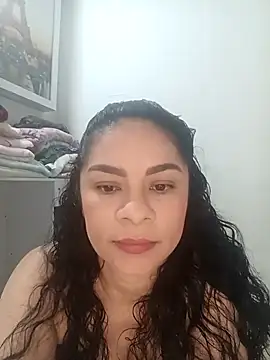 luna pinky online show from 04/13/26, 04:12