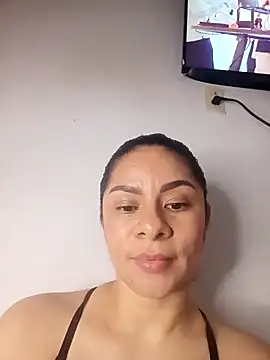 luna pinky online show from 04/15/26, 08:09