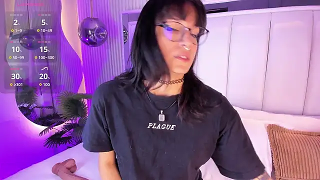ViolettaColinss online show from 04/28/26, 11:37