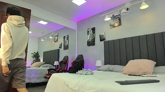 Snapshot of Raphael_Nyon chatting on 03/01/26, 03:41 Raphael Nyon online show from 03/01/26, 03:41