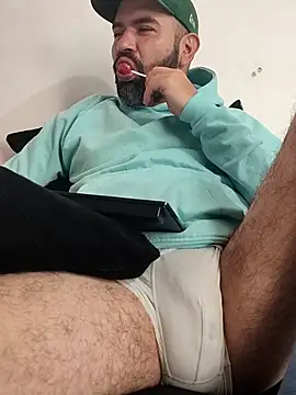 hairyandbigmann online show from 04/03/26, 07:34