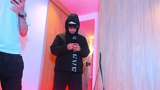 Snapshot of TheBatMansion chatting on 01/31/26, 11:25 TheBatMansion online show from 01/31/26, 11:25