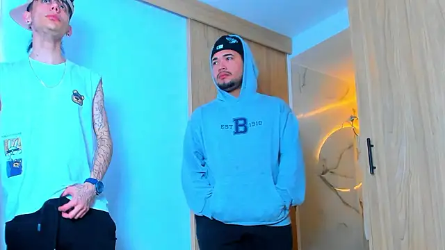 Snapshot of TheBatMansion chatting on 02/15/26, 07:54 TheBatMansion online show from 02/15/26, 07:54