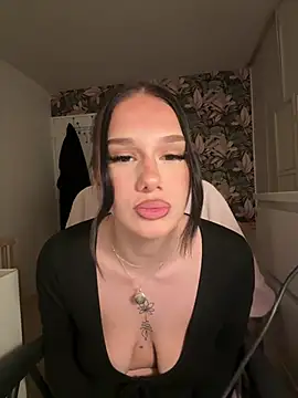 leannabbyy online show from 04/17/26, 06:44