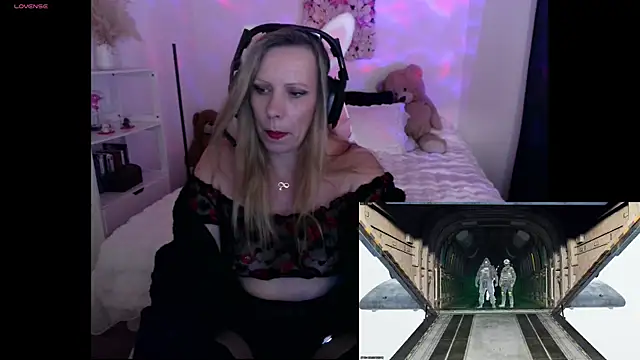 ArchangelTheFrancaise online show from 04/13/26, 08:03