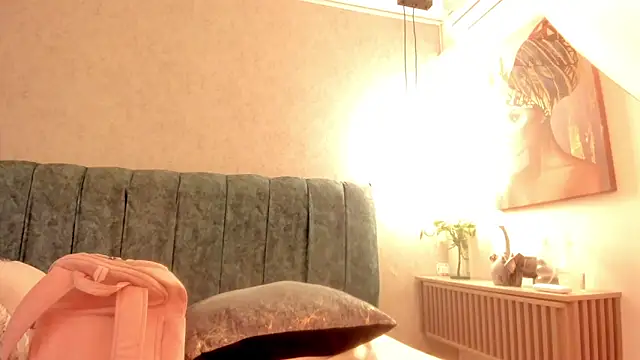 Aleera Walton online show from 04/11/26, 09:08