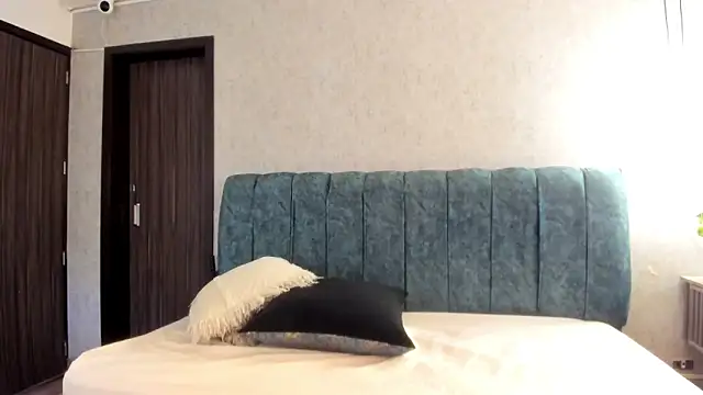 Aleera Walton online show from 04/14/26, 07:31