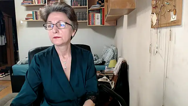 katemodel online show from 09/17/25, 06:15