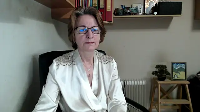 katemodel online show from 04/18/26, 06:28