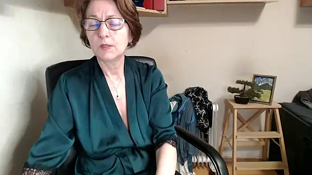 katemodel online show from 06/01/26, 09:44