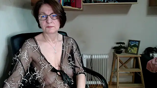 Snapshot of katemodel chatting on 06/17/26, 06:05 katemodel online show from 06/17/26, 06:05
