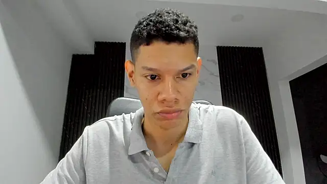 milo cruz  online show from 04/18/26, 02:59