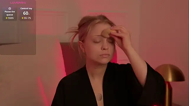 MollyHilton online show from 03/25/26, 06:03