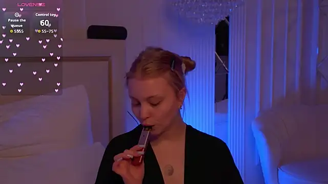 MollyHilton online show from 04/09/26, 02:44