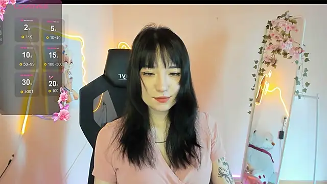 AliceeinWonderlanddd online show from 04/11/26, 03:33