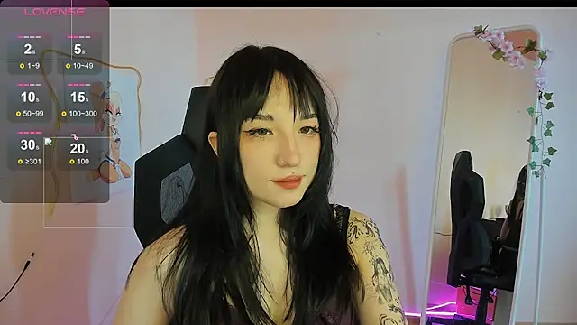 AliceeinWonderlanddd online show from 04/25/26, 02:03