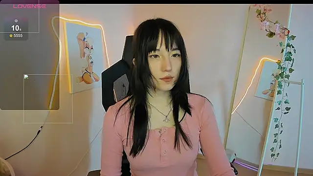 AliceeinWonderlanddd online show from 05/08/26, 01:44