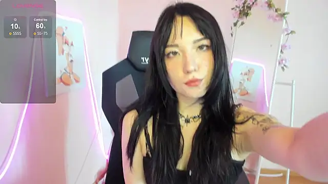 AliceeinWonderlanddd online show from 07/06/26, 04:31