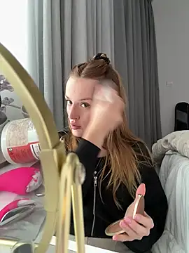 madlynn online show from 02/11/26, 01:05