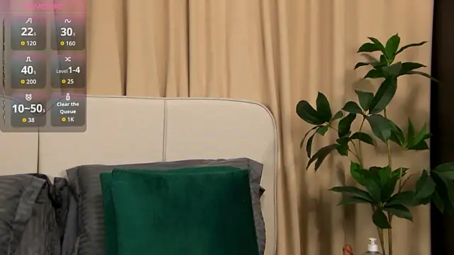 Snapshot of GinaMencee chatting on 02/25/26, 07:45 GinaMencee online show from 02/25/26, 07:45