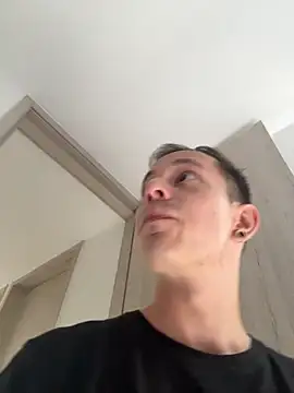 Snapshot of AxelMuller chatting on 02/18/26, 02:13 AxelMuller online show from 02/18/26, 02:13