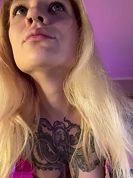 Snapshot of BlondeDoll_ chatting on 02/05/26, 05:12 BlondeDoll online show from 02/05/26, 05:12