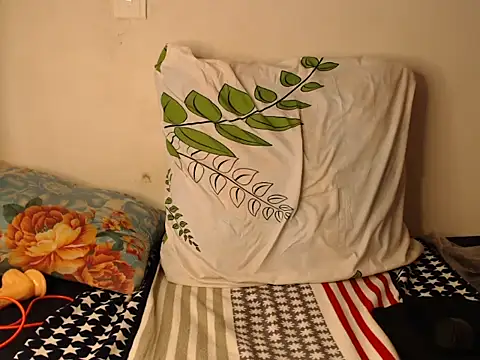 Snapshot of AmaraBlue03 chatting on 02/25/26, 01:32 AmaraBlue03 online show from 02/25/26, 01:32