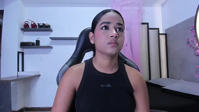 Snapshot of Shirleytaylor- chatting on 02/21/26, 11:55 Shirleytaylor- online show from 02/21/26, 11:55