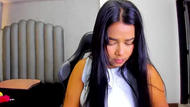 Snapshot of Shirleytaylor- chatting on 02/26/26, 11:31 Shirleytaylor- online show from 02/26/26, 11:31