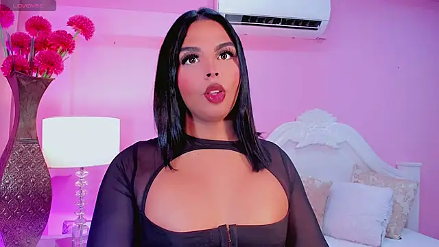 Maia Hotts online show from 04/20/26, 07:37