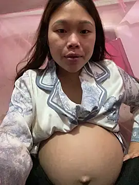 Snapshot of Emxinhka1 chatting on 04/05/26, 03:04 Emxinhka1 online show from 04/05/26, 03:04