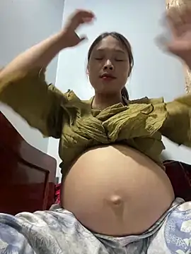 Snapshot of Emxinhka1 chatting on 04/05/26, 03:20 Emxinhka1 online show from 04/05/26, 03:20