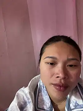 Snapshot of Emxinhka1 chatting on 04/10/26, 11:59 Emxinhka1 online show from 04/10/26, 11:59